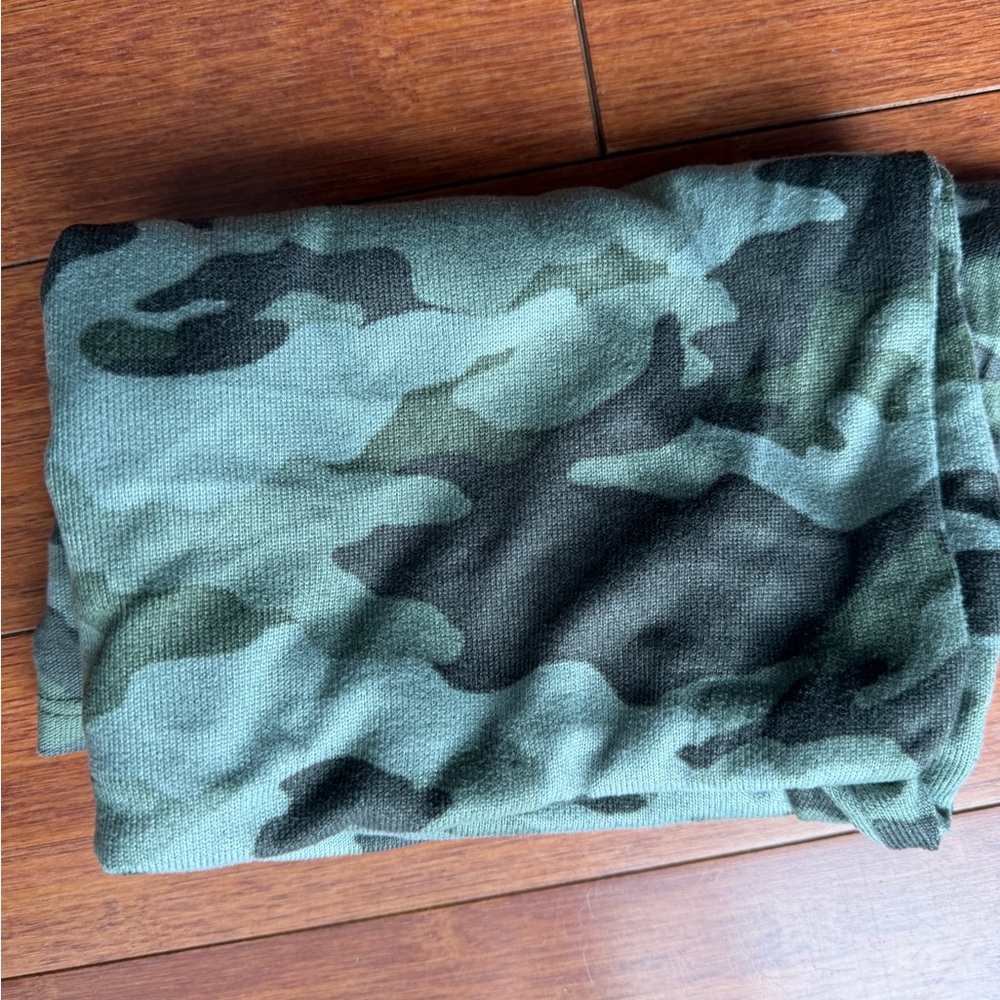 Camouflage LUCKY BRAND  Tank Top and Shorts Set- SMALL - Picture 5 of 6
